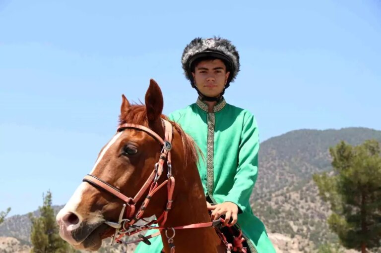 15 yasindaki ismail mert yildirimin okculuk basarisi C1V5hnIW