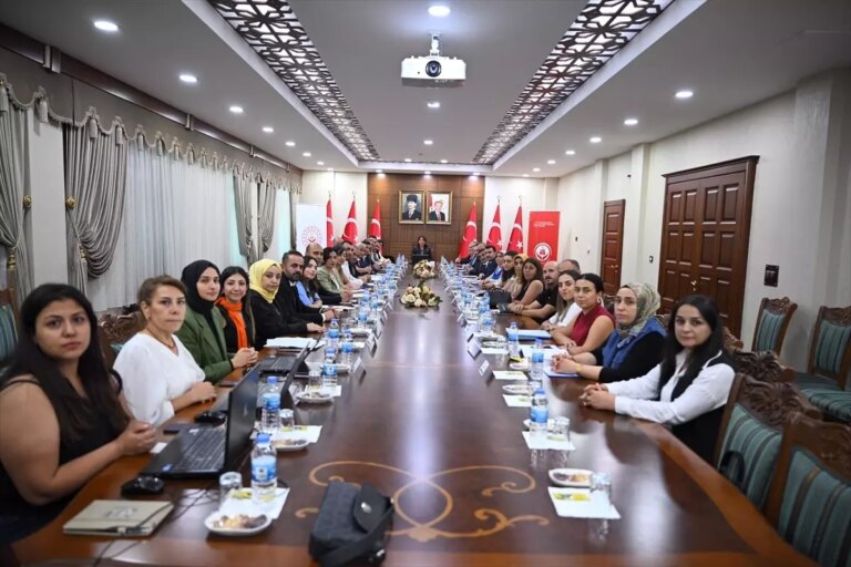 diyarbakirda kadin hizmetleri istisare toplantisi YB2VKiMD