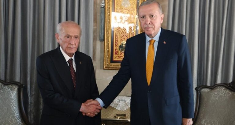 erdogan ve bahcelinin karesinde gizli mesaj ADxknuxI