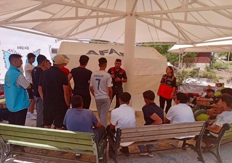 genclere afet farkindaligi egitimi dwQMXMC6