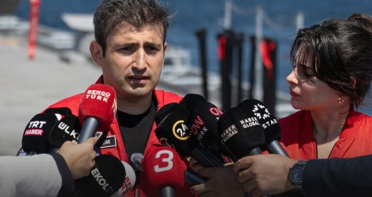 neden-mikrofonda-komutanlar-degil-erdoganin-damadi-selcuk-bayraktar-var-vALQndyw.jpg