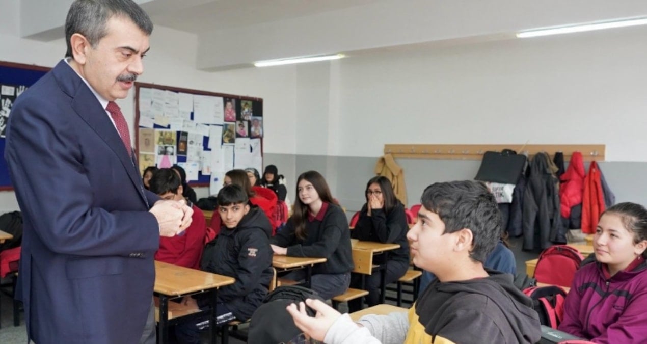 bakanin cocugu ozel okulda elazigdaki ogrenciler kitapsiz 3nQZnZAV