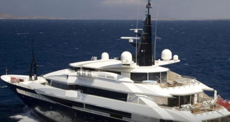 dunya denizlerinin gozdesi superyatin sahibi turk is insani cikti kardesi samsunsporun sahibi AzZRCaKx