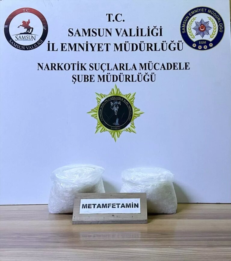 samsunda uyusturucu operasyonu baba ogul gozaltinda B3Hlx7Fs