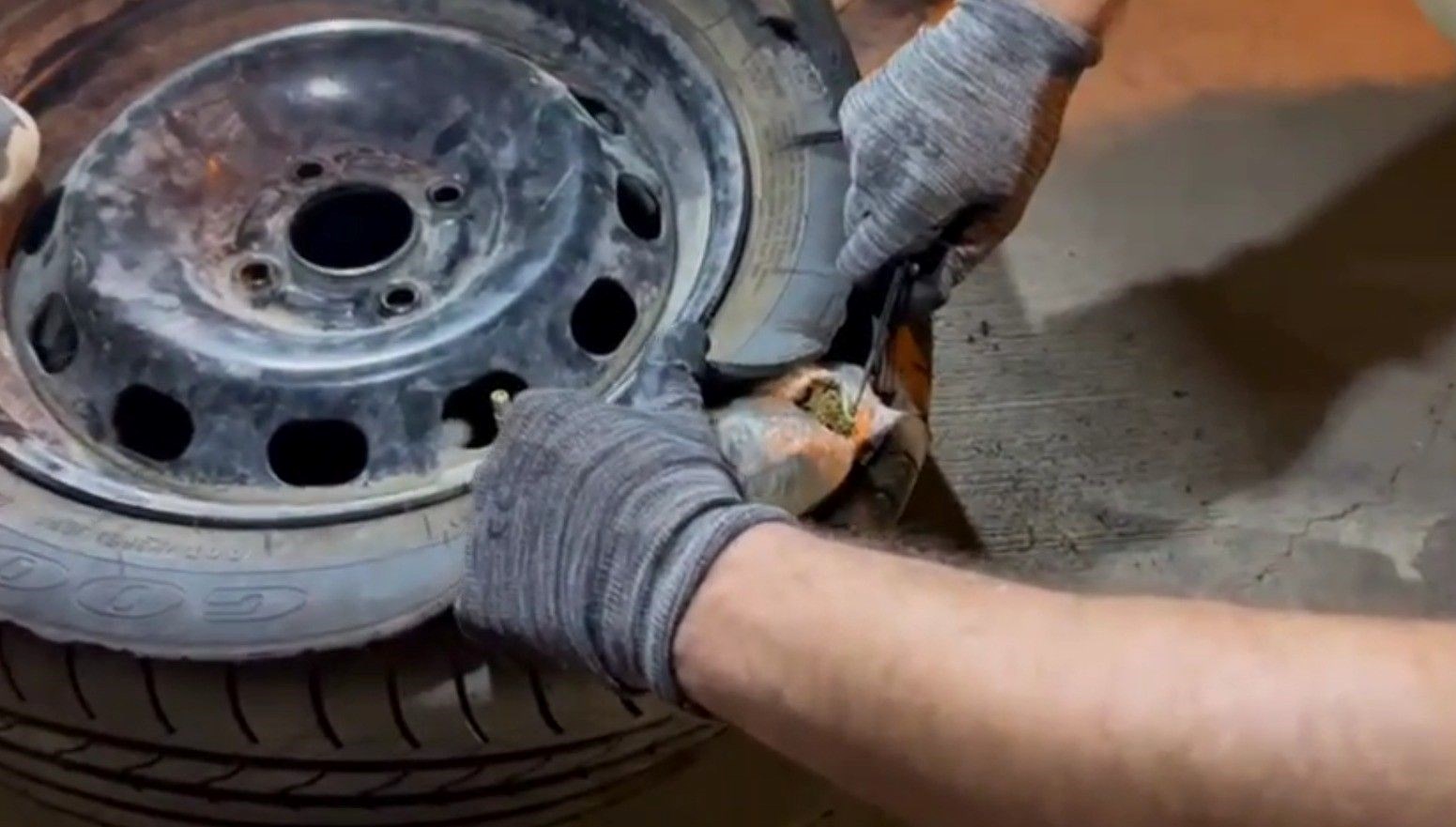 yedek lastikte uyusturucu ticareti 1 kisi tutuklandi XcrhZlmV