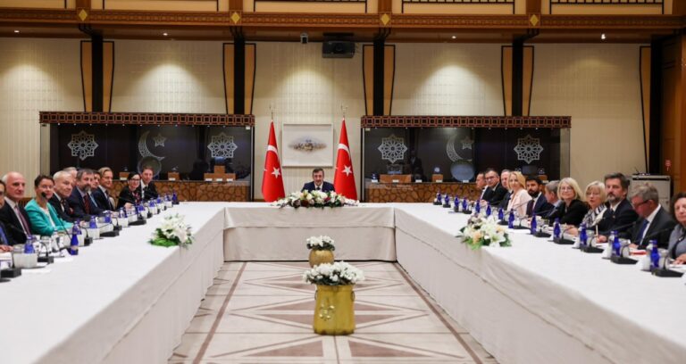 yilmaz ab uyesi ulkelerin buyukelcileriyle gorustu qWRnwXKn