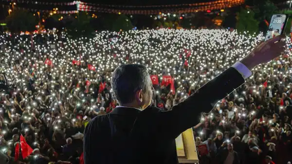 gozler arnavutkoy mitinginde chp mitinginde kanal istanbul depremi bekleniyor NxDRF6ZB.jpg