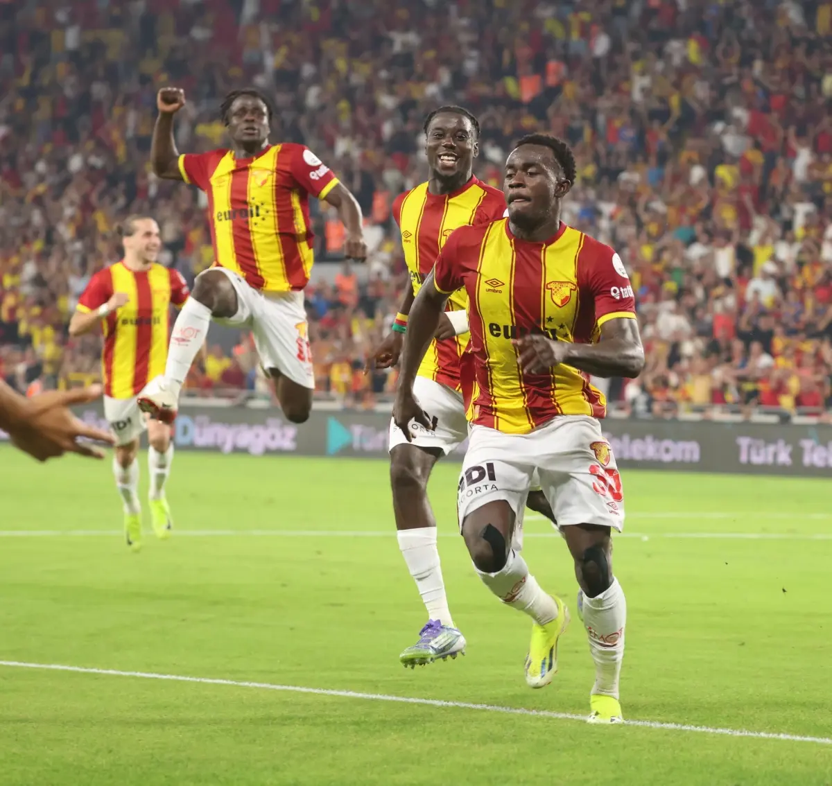 goztepenin yildizi dennisin degeri katlandi K2YpG6Gs