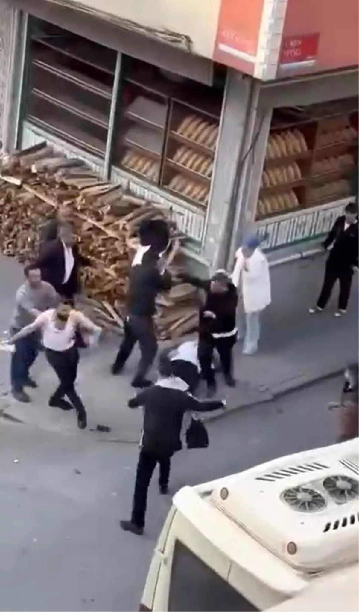 kucukcekmecede bicakli ve sopali kavga 5 yarali OsALs5RY.jpg