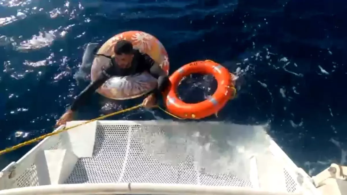 kusadasinda yuzerek yunanistana gecmeye calisan gocmen yakalandi pBHxLVYE