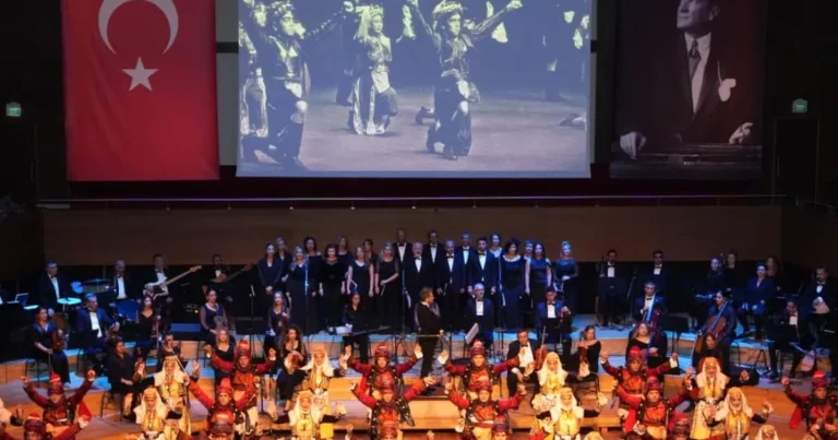izmirde-maarif-halk-danslari-ve-orkestrasindan-ozel-program-l8zVYMx1.webp