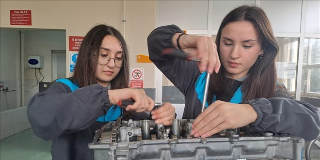 nitelikli is gucu hamlesi meslek liseleri ve universiteler osblerle eslestiriliyor DifTravx.jpg