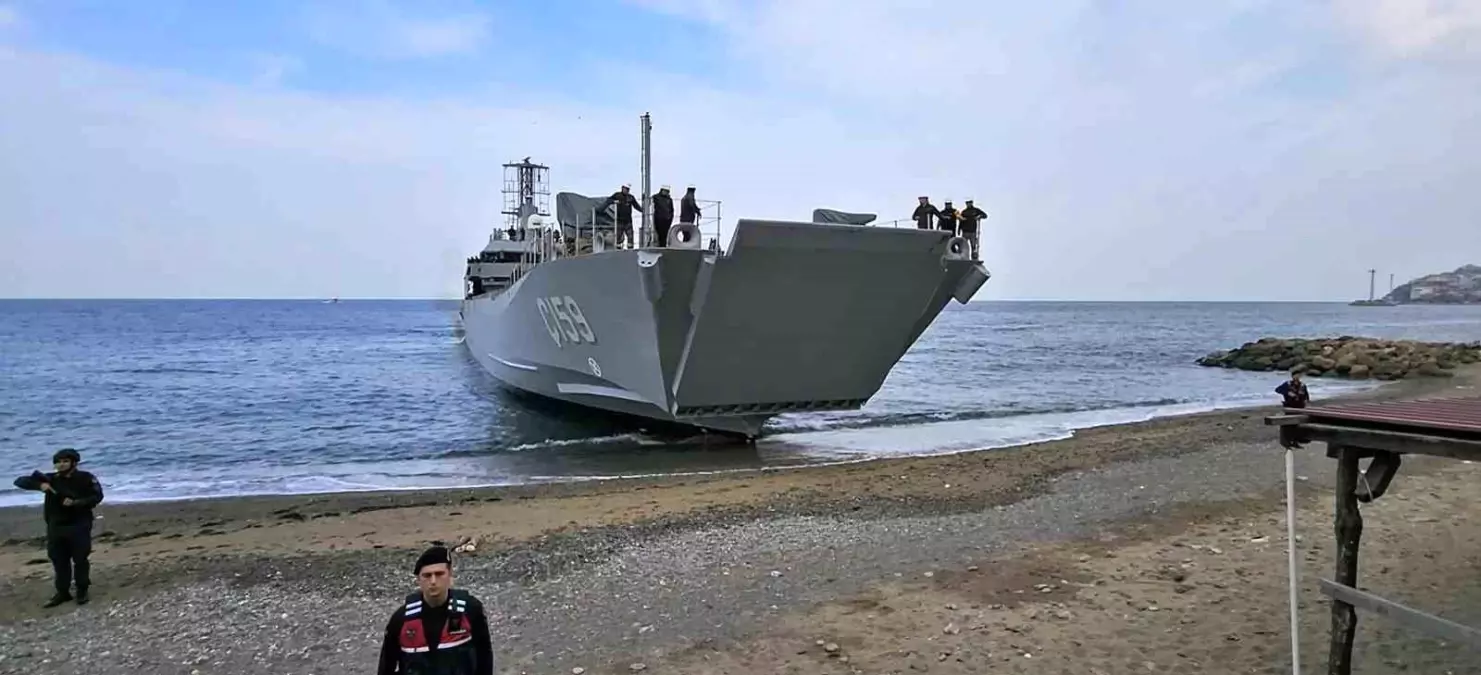 yeni tip cikarma gemisi c 159un testleri yalovada yapildi 3fY12Fnu.jpg