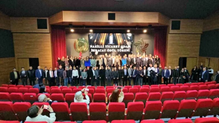 nazilli-ticaret-odasinin-basarili-ihracatcilari-odullendirildi-FVEVs6dA.jpg