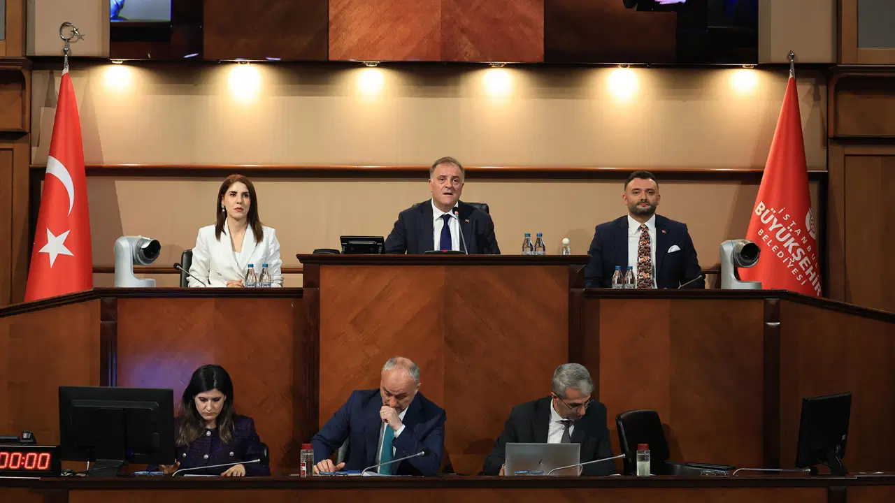 İBB Meclisi’nde Mühürsüz Oy Krizi: Nuri Aslan Seçimi İptal Etti!