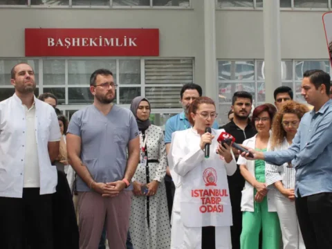 Hekimlerden hukuki guvence cagrisi korkuyla calisan hekim guven icinde saglik hizmeti sunamaz 8tfnrp3t